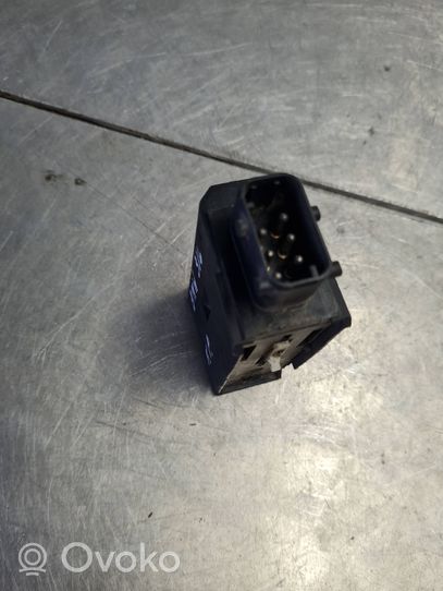 BMW 3 E36 Etuoven lukko 67111387606141306