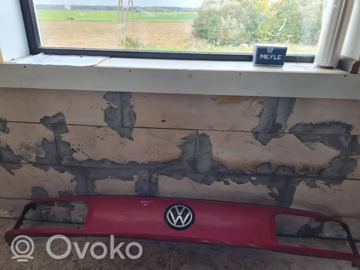 Volkswagen PASSAT B3 Etupuskurin ylempi jäähdytinsäleikkö 357853653