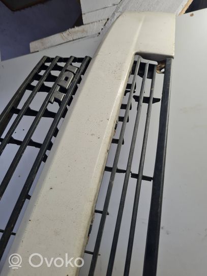 Volkswagen Transporter - Caravelle T4 Front grill 701853653