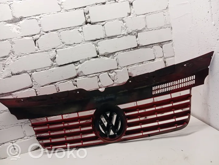 Volkswagen Transporter - Caravelle T5 Priekšējais režģis 7H0807101