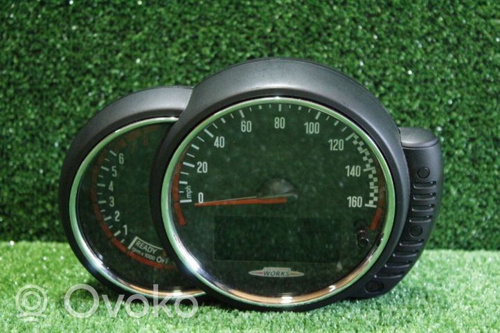 Mini Clubman F54 Speedometer (instrument cluster) 6844002