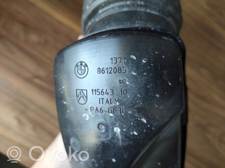 BMW 5 G30 G31 Деталь (детали) канала забора воздуха 8612085