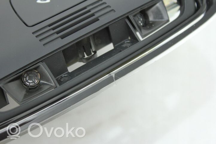 BMW 5 G30 G31 Rivestimento della console di illuminazione installata sul rivestimento del tetto 