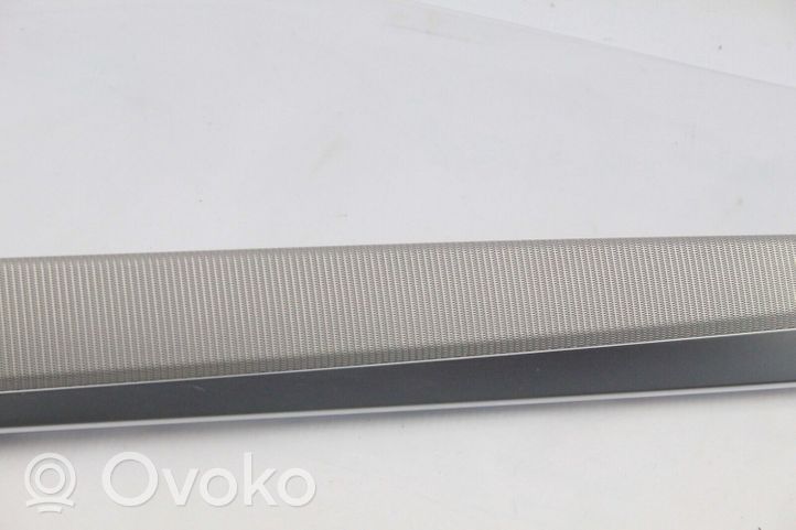 BMW M5 Kita galinių durų apdailos detalė 8051330