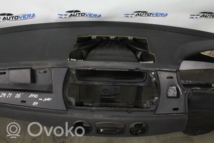 BMW Z4 E85 E86 Dashboard 