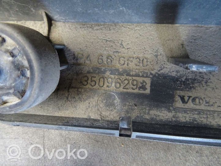 Volvo 850 Listwa oświetlenie tylnej tablicy rejestracyjnej 3509629