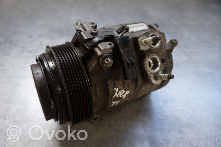 Jeep Grand Cherokee (WK) Ilmastointilaitteen kompressorin pumppu (A/C) P55116835AD