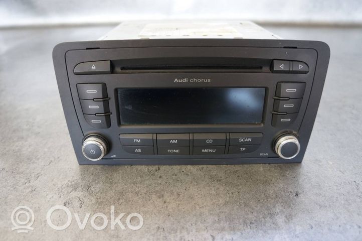 Audi A3 S3 8P Panel / Radioodtwarzacz CD/DVD/GPS 8P0035152E