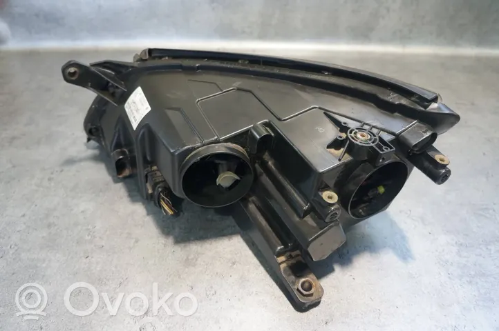 Volkswagen Tiguan Lampa przednia 5N2941032G