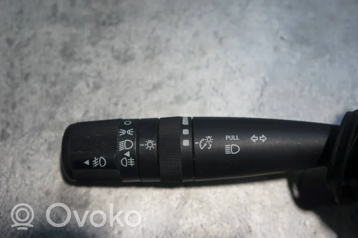 Jeep Commander Suuntavilkun vipu 05143315AF