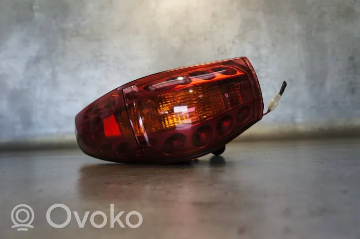 Infiniti FX Lampa tylna 