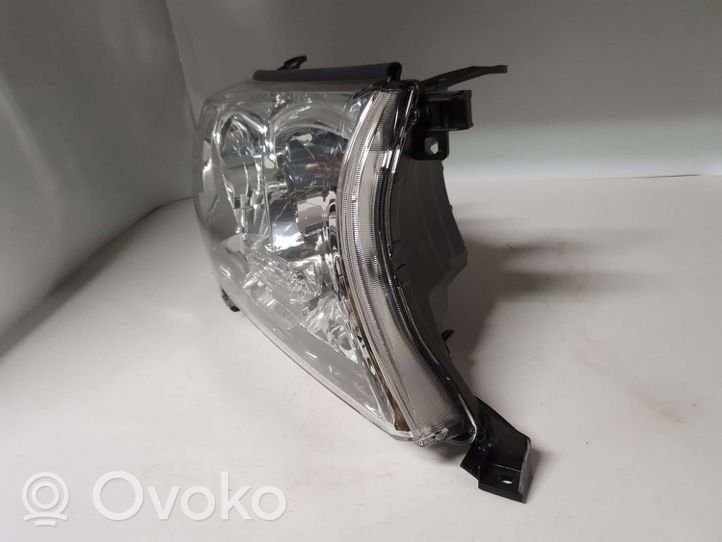 Toyota Land Cruiser (J200) Headlight/headlamp 60130