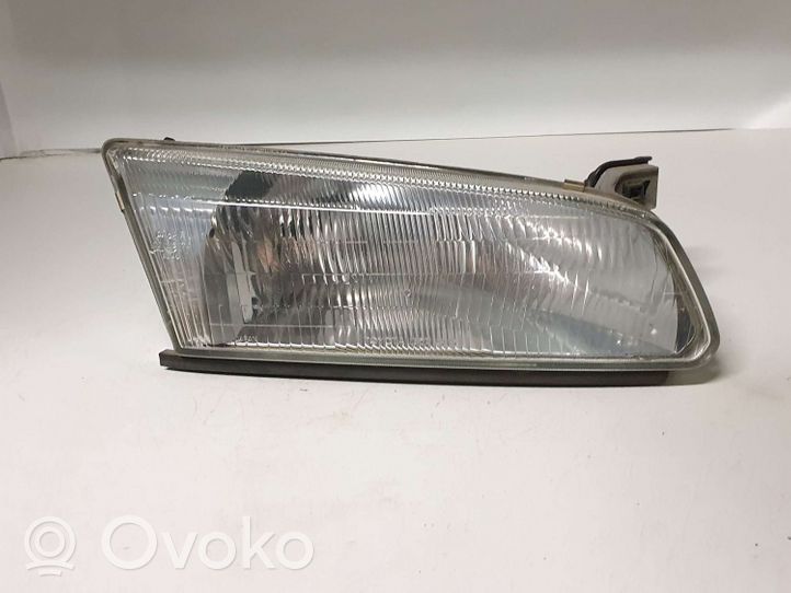 Toyota Camry Lampa przednia 11076448