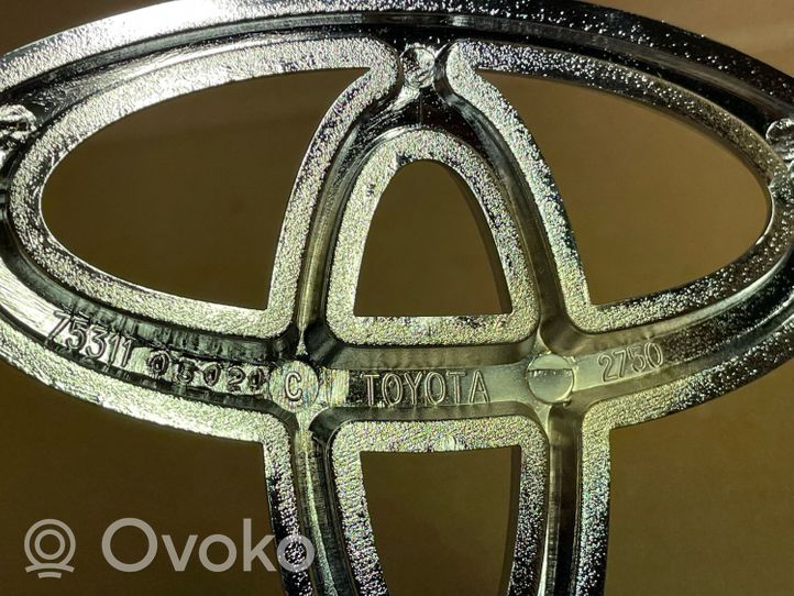 Toyota Avensis T220 Logo, emblème, badge 7531105020