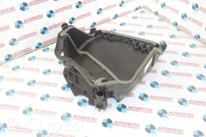 BMW 6 F12 F13 Pokrywa mikrofiltra kabiny 9216222