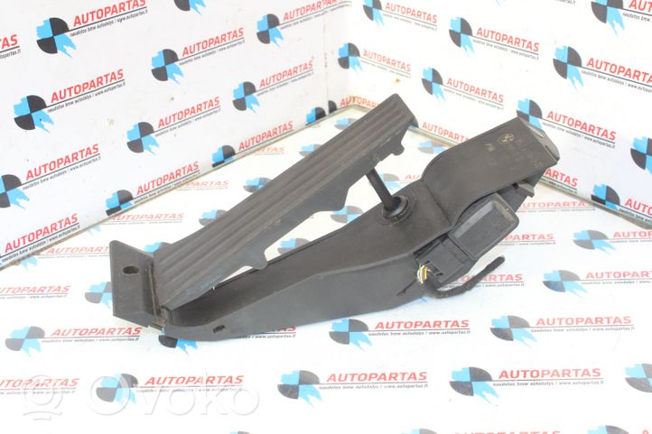 BMW X3 E83 Pedale dell’acceleratore 6772645