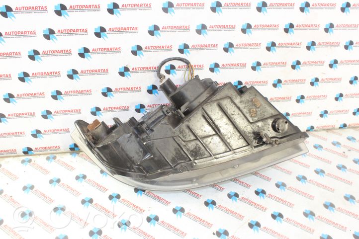 BMW 3 E90 E91 Lampa przednia 6942723