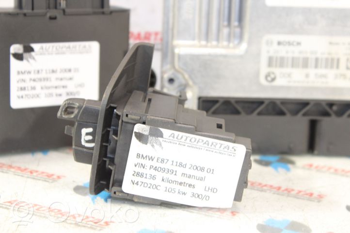 BMW 1 E81 E87 Komputer / Sterownik ECU i komplet kluczy 8506375