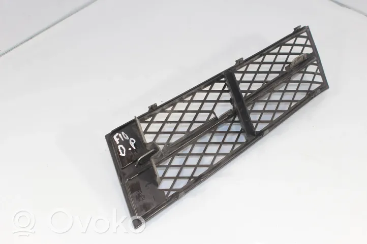 BMW 5 F10 F11 Grille inférieure de pare-chocs avant 7200698