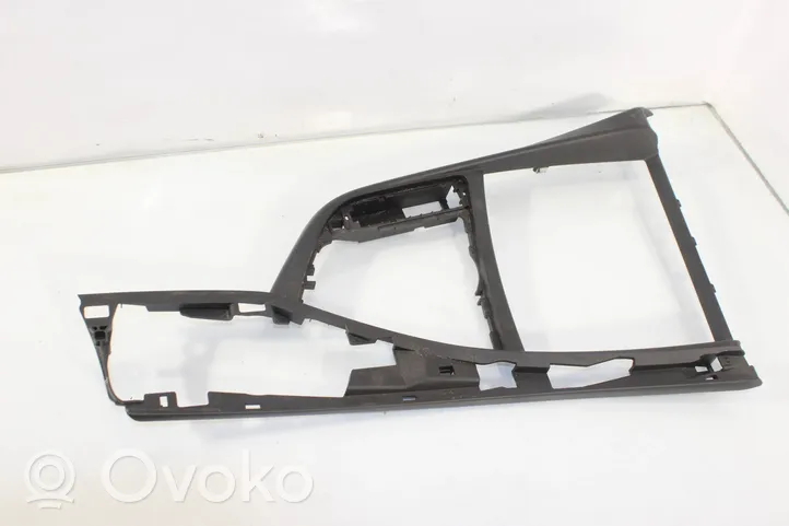 BMW 2 F22 F23 Altra parte interiore 9207313