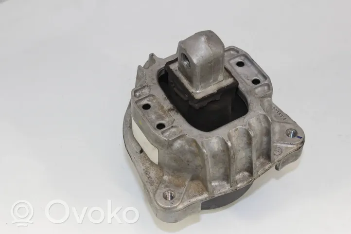 BMW 5 F10 F11 Supporto di montaggio del motore 68623513