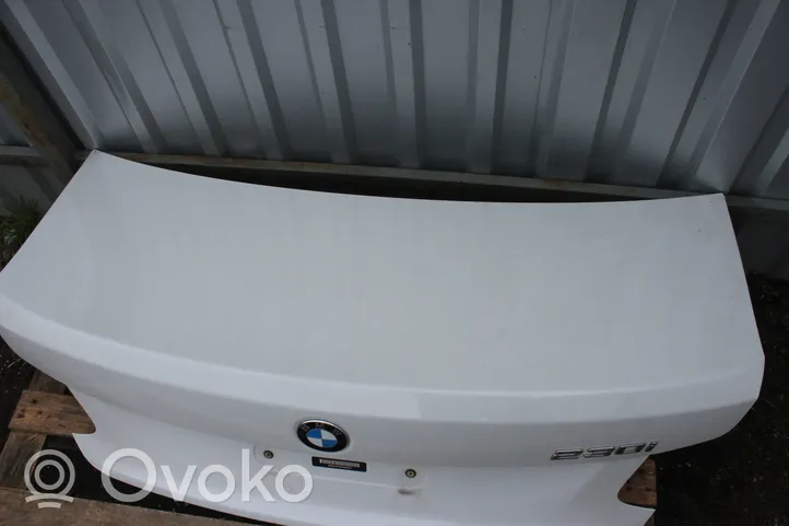 BMW 2 F22 F23 Takaluukun/tavaratilan kansi 7335376