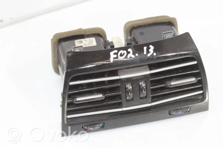 BMW 7 F01 F02 F03 F04 Aizmugurējā gaisa - ventilācijas reste 9118249