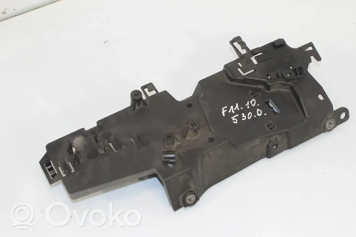 BMW 5 F10 F11 Другая деталь отсека двигателя 7806494