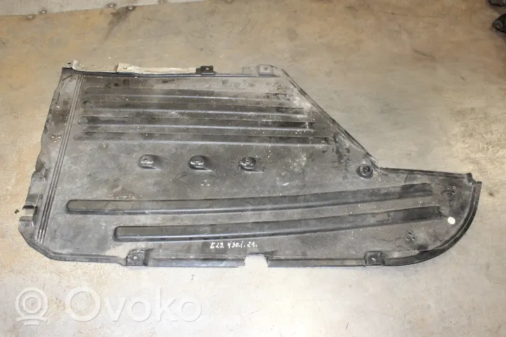 BMW 4 G22 G23 G24 G26 Couvercle de plateau inférieur 7340860