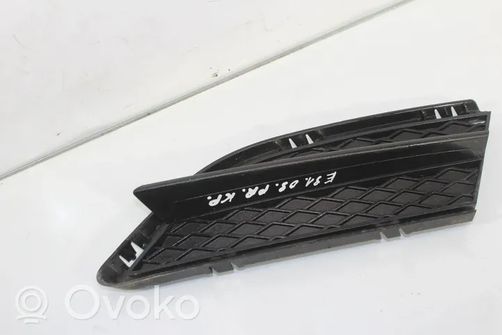 BMW 3 E90 E91 Mascherina inferiore del paraurti anteriore 7138417