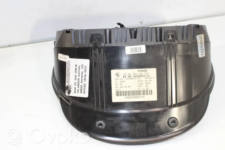 BMW 3 E90 E91 Speedometer (instrument cluster) 9220963