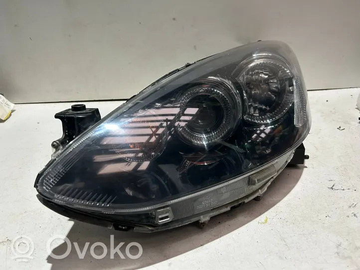 Mazda 2 Lampa przednia DR6151040