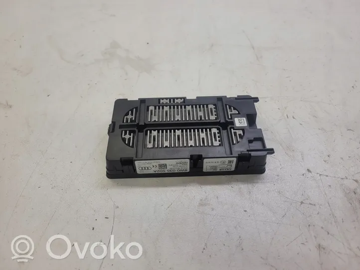 Audi A4 S4 B9 Moduł ładowania bezprzewodowego 8W0035502A