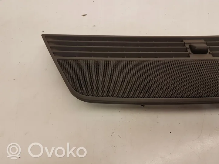 Audi A4 S4 B6 8E 8H Lango oro grotelės 8H0819635D