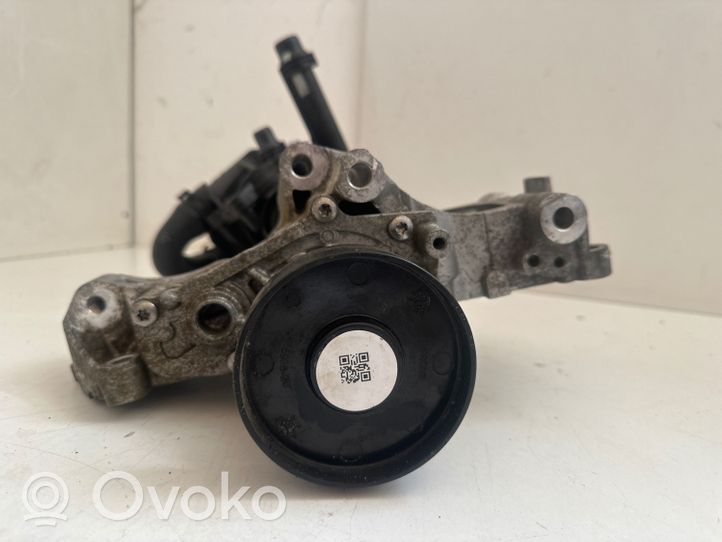 BMW 5 G30 G31 Pompe de circulation d'eau 7643067