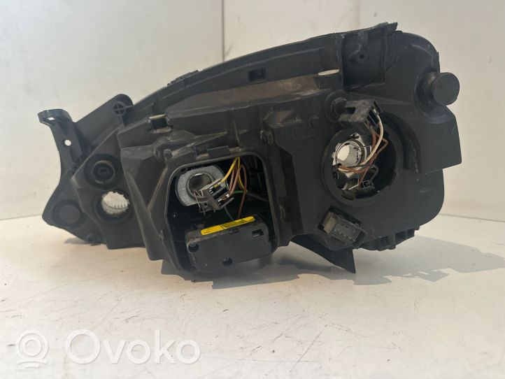 Opel Corsa C Lampy przednie / Komplet 13100536