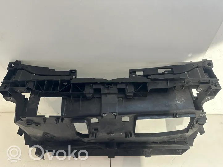 Renault Megane IV Jäähdyttimen kehyksen suojapaneeli 625003551R