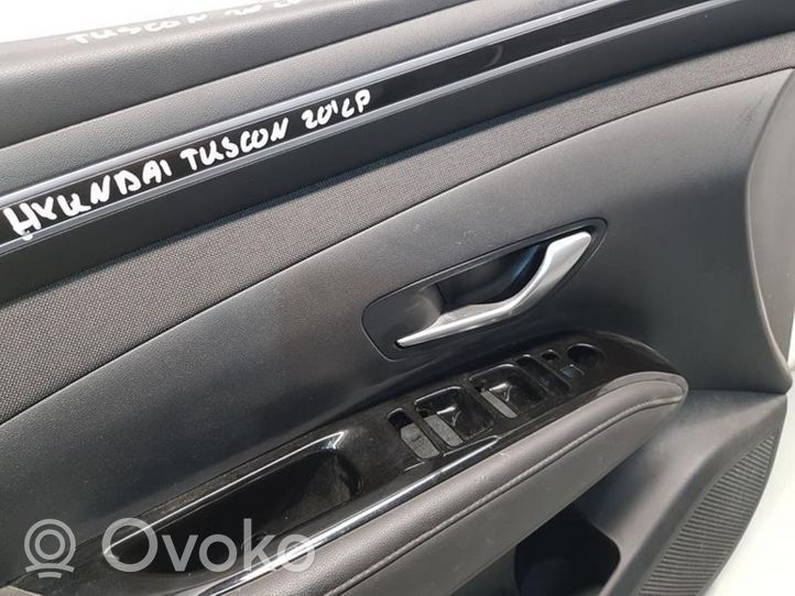 Hyundai Tucson IV NX4 Rivestimento del pannello della portiera anteriore M82310-N7000