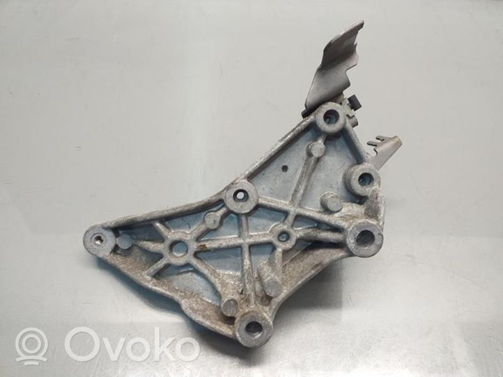 Mercedes-Benz E AMG W212 Engine mount bracket A6510940039