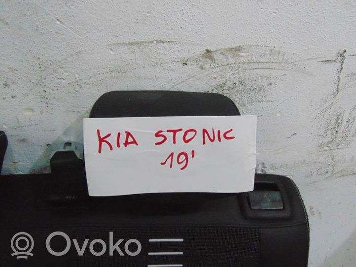 KIA Stonic Takaistuin 