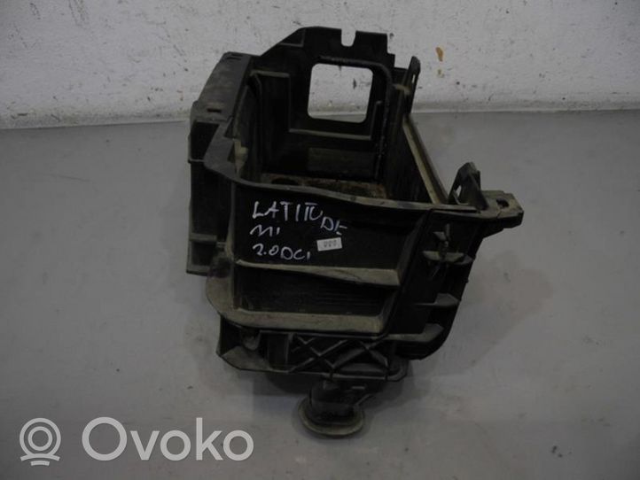 Renault Latitude (L70) Battery box tray 