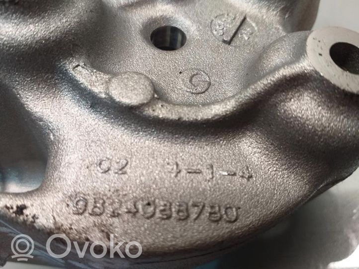 Peugeot 208 Support pompe injection à carburant 9824088780