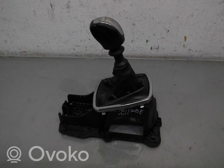 Renault Latitude (L70) Gear selector/shifter in gearbox 