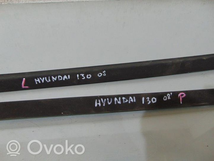 Hyundai i30 Listwa szyby czołowej / przedniej 