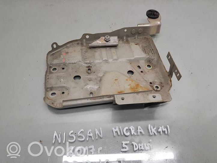 Nissan Micra K14 Akkulaatikon alusta 