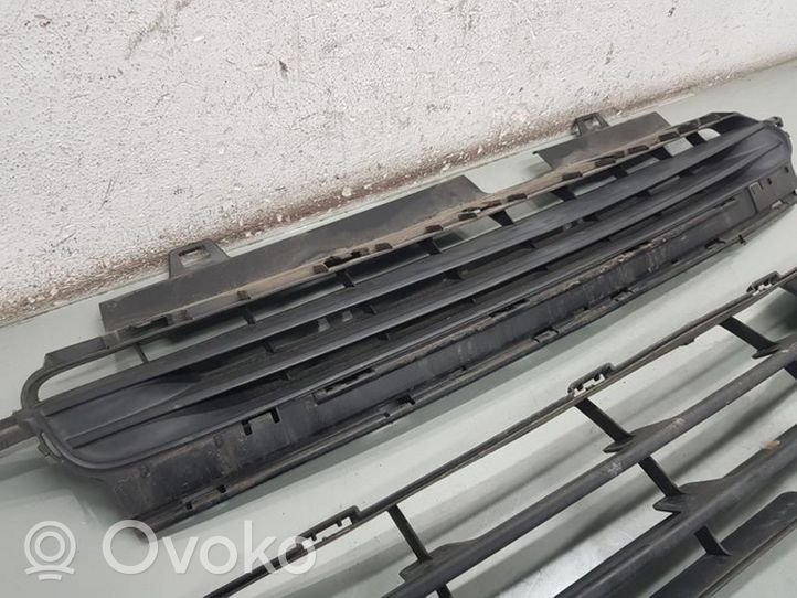 Citroen Xsara Picasso Grille antibrouillard avant 