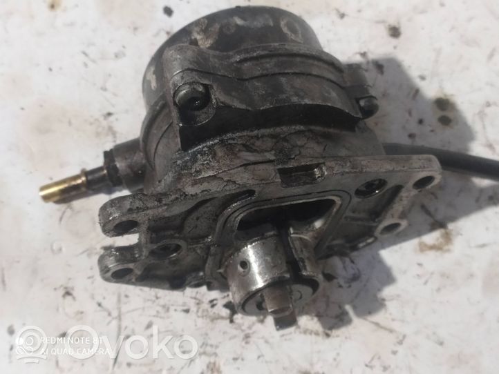 Opel Omega B2 Vacuum pump 24402638