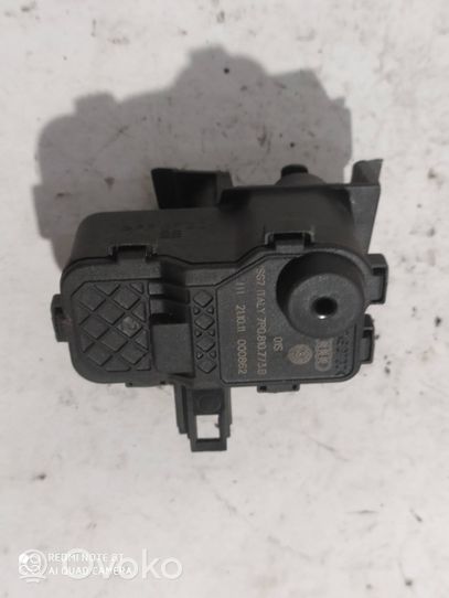 Volkswagen Touareg II Moteur de verrouillage trappe à essence 7P0810773B