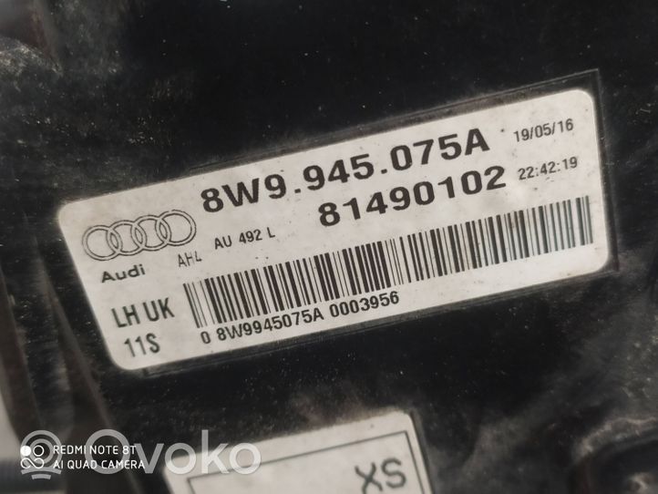 Audi A4 S4 B9 Lampy tylnej klapy bagażnika 8W9945075A