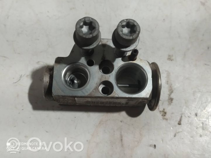 Volkswagen Touareg II Air conditioning (A/C) expansion valve 7P0820679A